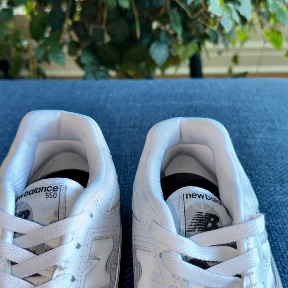 New Balance 550 Triple White Leather Sneakers (Men's 7 / Women's 8.5) - Picture 9 of 12